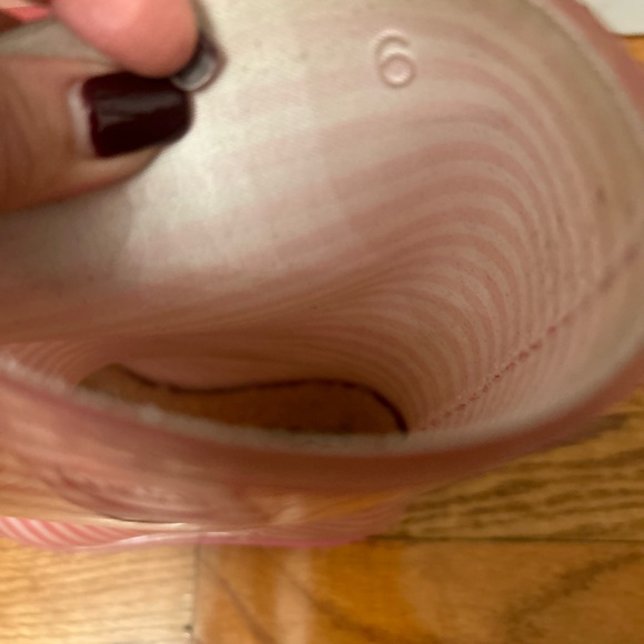 UGG women's size 6 pink striped
Wellington rainboots - Picture 6 of 12